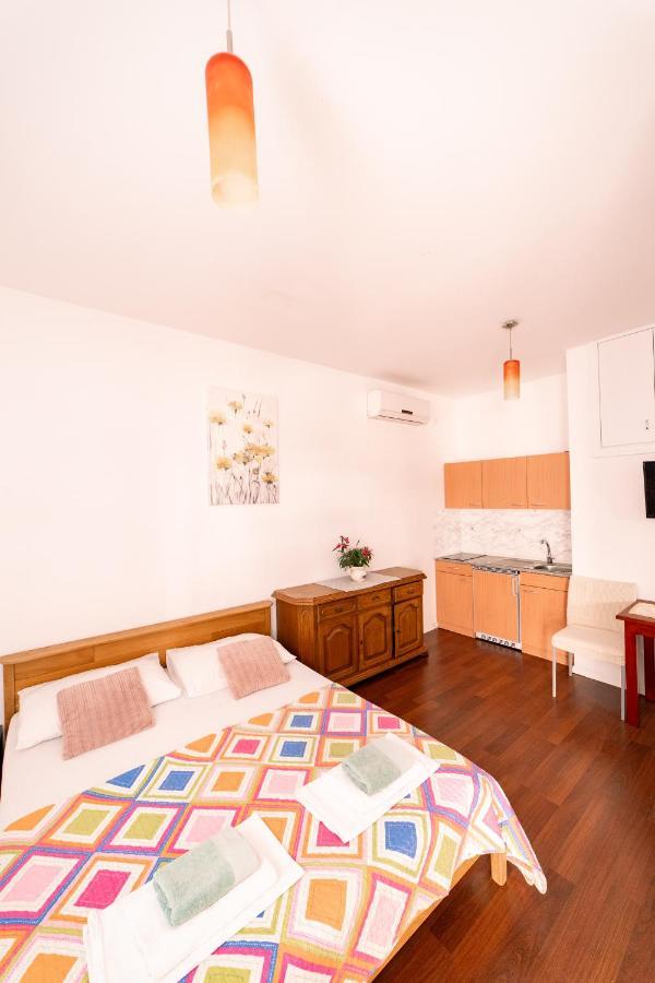 Guesthouse Lastavica Новалья Экстерьер фото